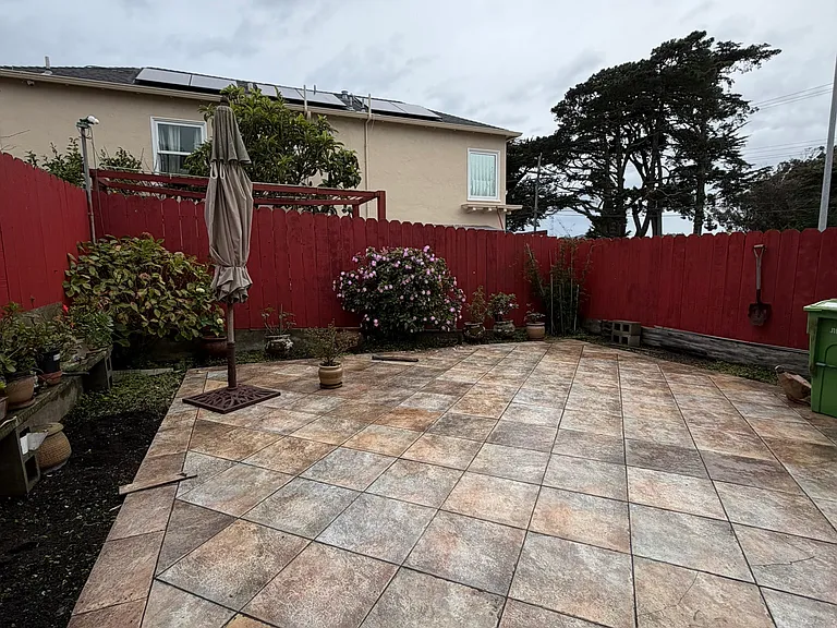 610 Prague St — Photo 18
