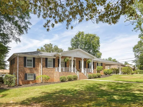 2301 Bower Dr, Florence, AL 35630