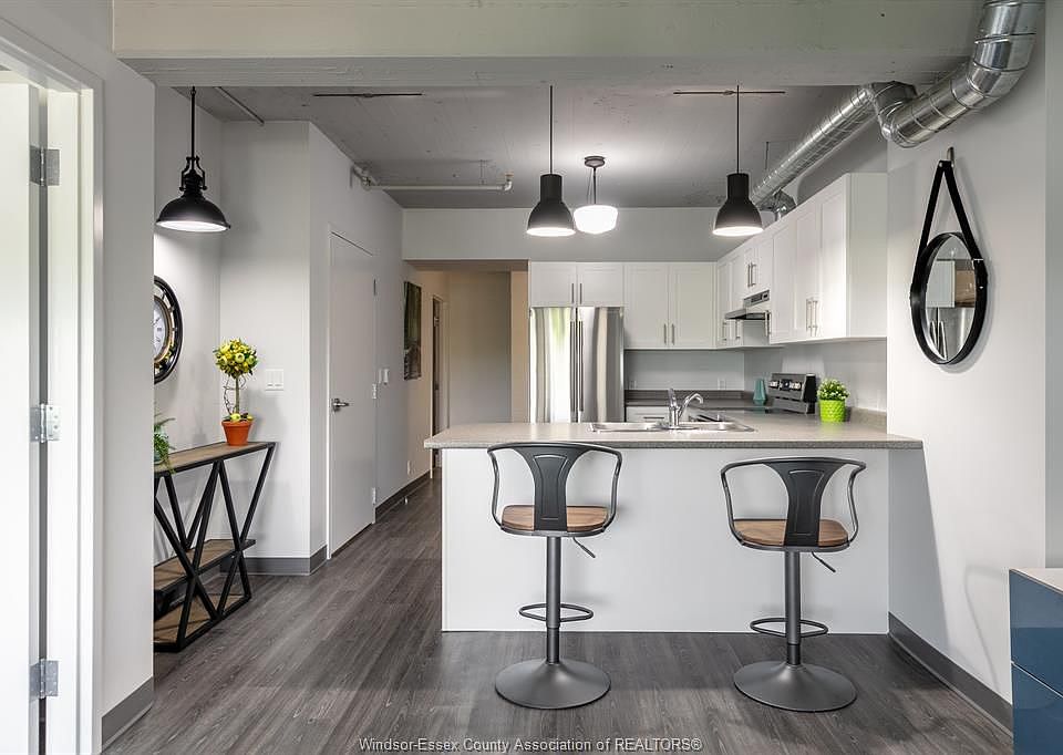 1st image of 2109 Ottawa St #404