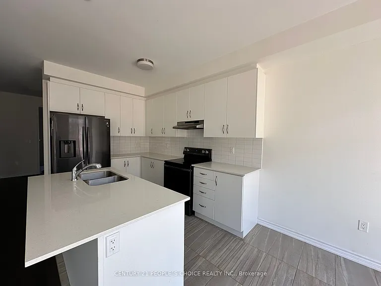 1471 Blackmore St — Photo 16