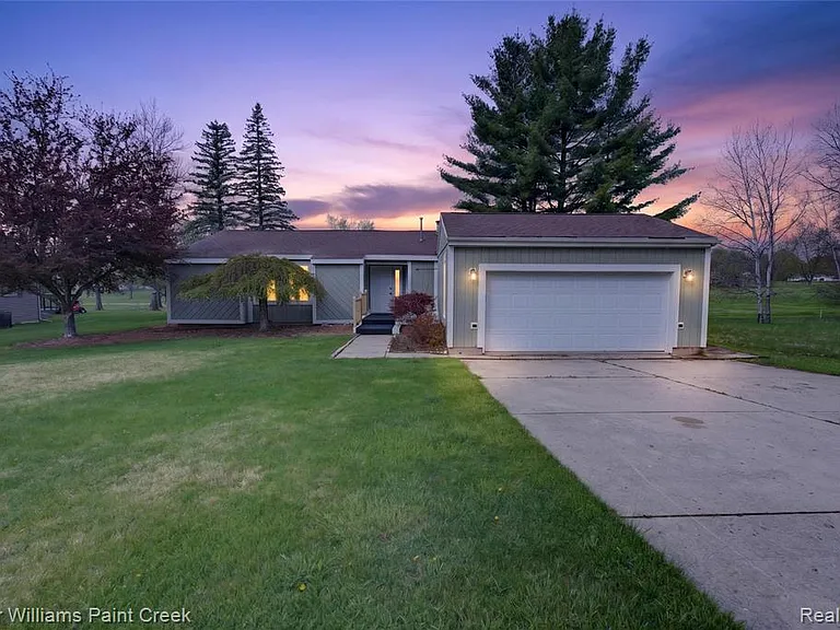 1727 Linksview Way — Photo 1