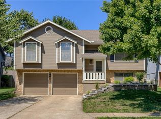 1810 SE 3rd St, Lees Summit, MO 64063