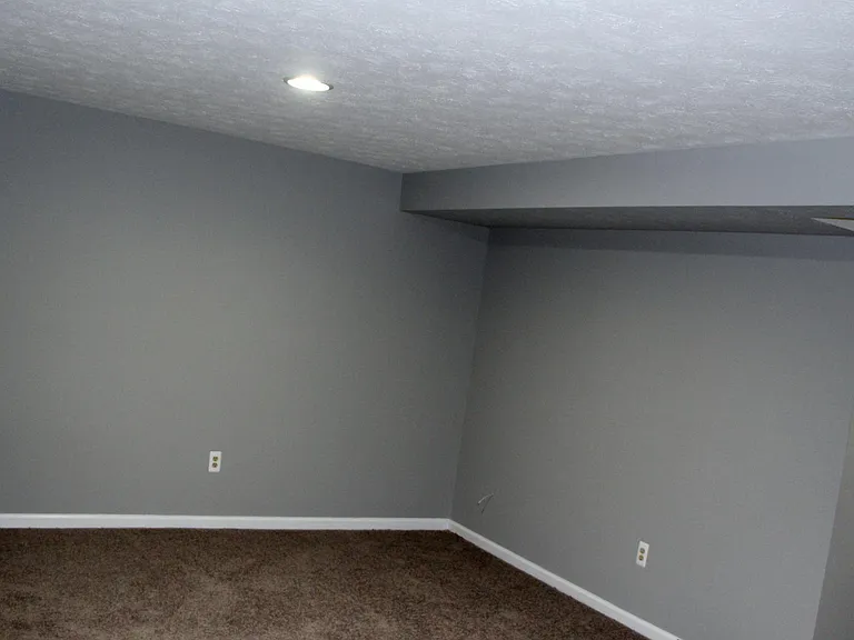 445 Woodhill Dr — Photo 25