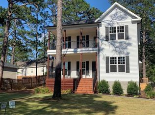 210 Lake View Dr E, Pinehurst, NC 28374