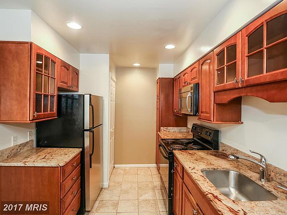 5th image of 10713 Hampton Mill Ter #322