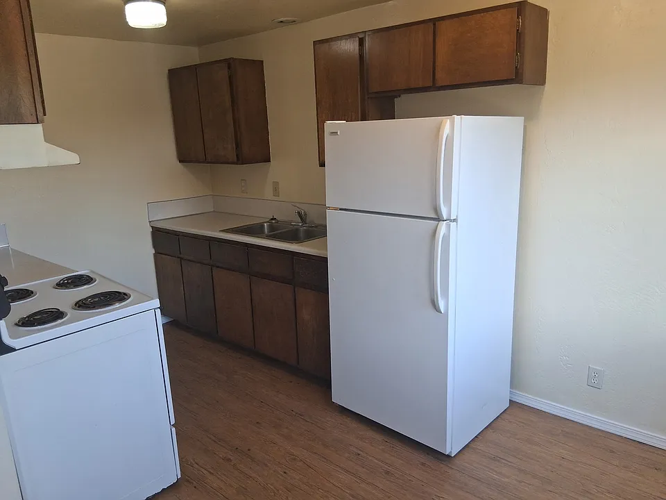 182 Molly St #5