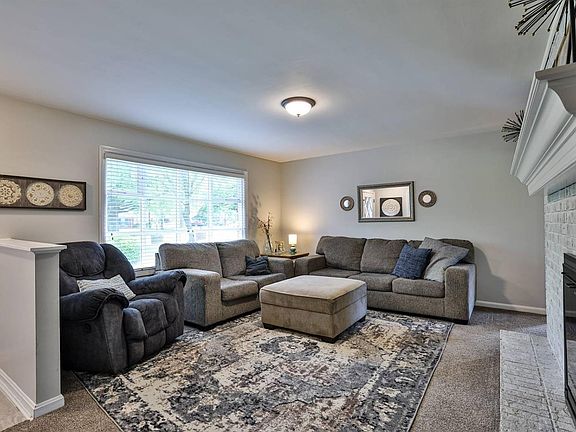 5th image of 1041 Chatterton Dr