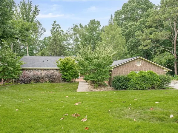 115 Farmstead Ln, Roswell, GA 30075