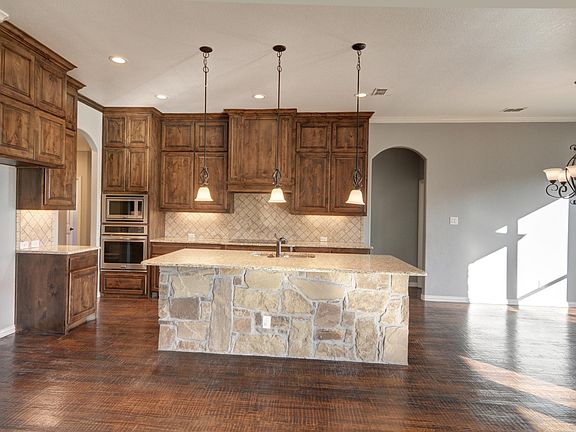 3rd image of 106 Piper Pkwy