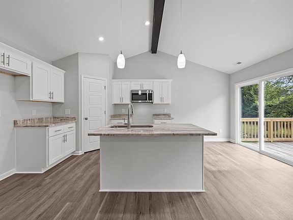 4th image of 121 Tanglewood Dr
