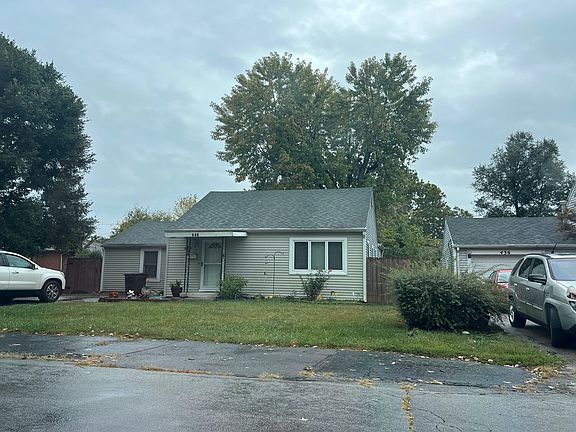 2nd image of 440 Astor Ave