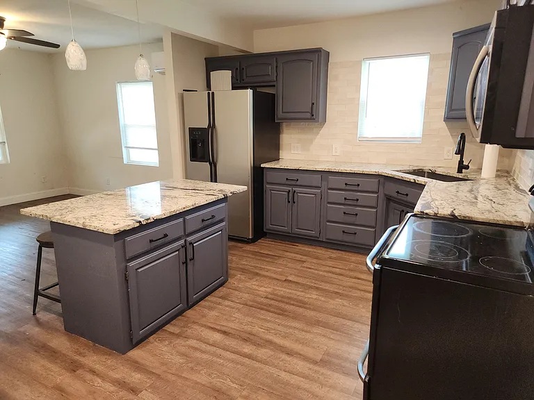 15625 E 11th St #3 — Photo 3