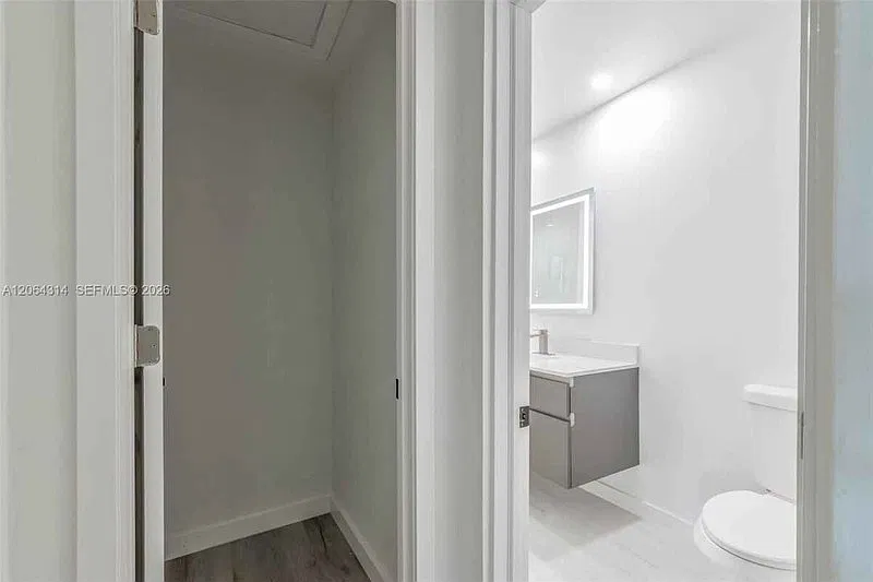 25 Nw 78th St # 1 Miami, Fl 33150 — Photo 2