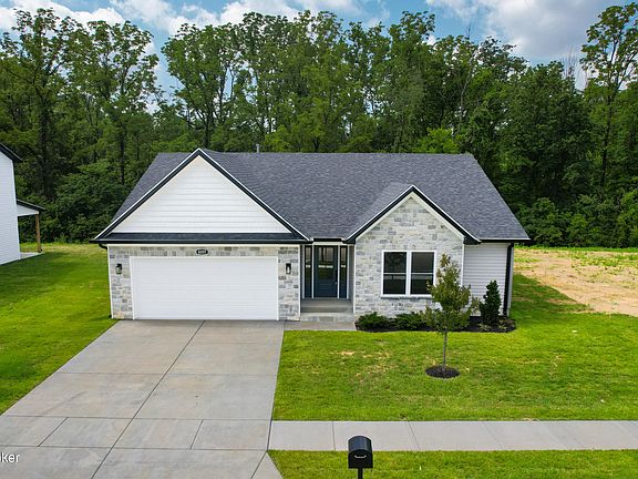 5th image of 8207 Roseborough Rd