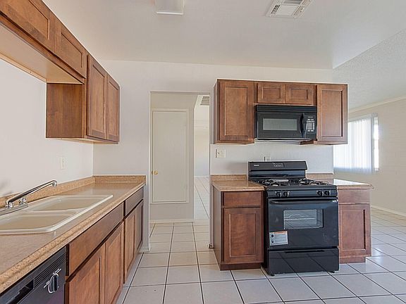 5th image of 4042 W Townley Ave
