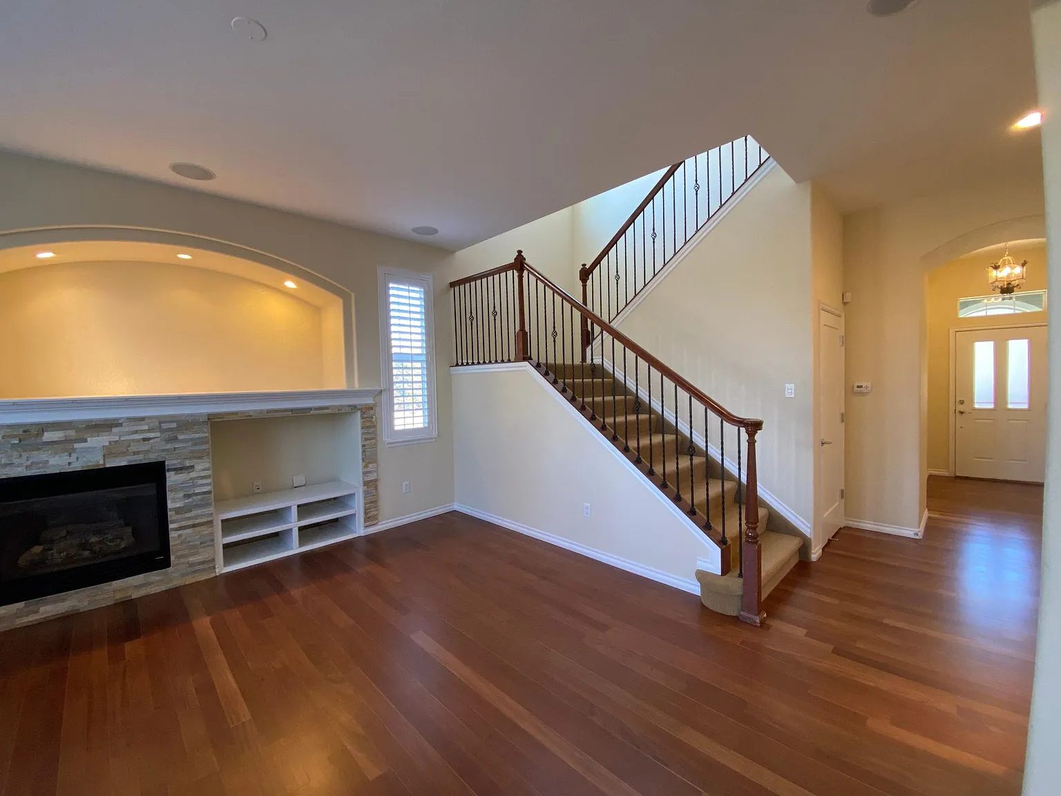 13704 E Caley Dr — Photo 3