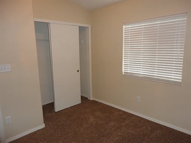 6301 Vaughn Dr NE — Photo 16