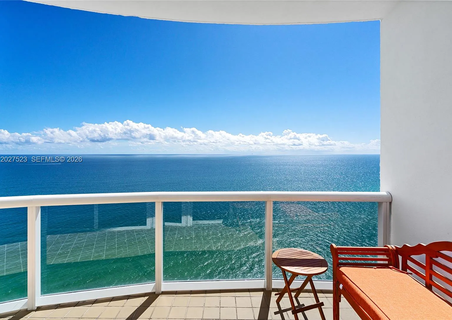 Trump Royale Condo — Photo 4