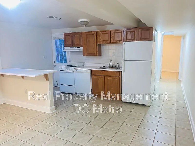 1 bed, 2.0 bath, 900 sqft, $1,475 — Photo 2
