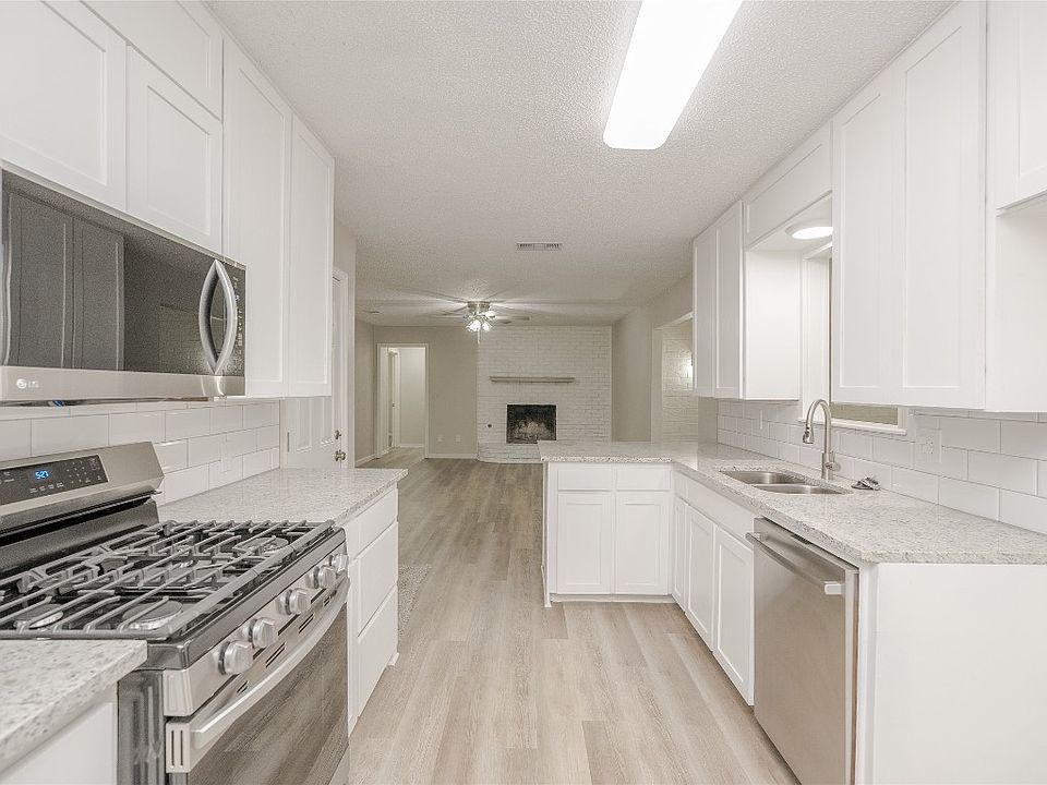1st image of 2633 Spruce Park Dr