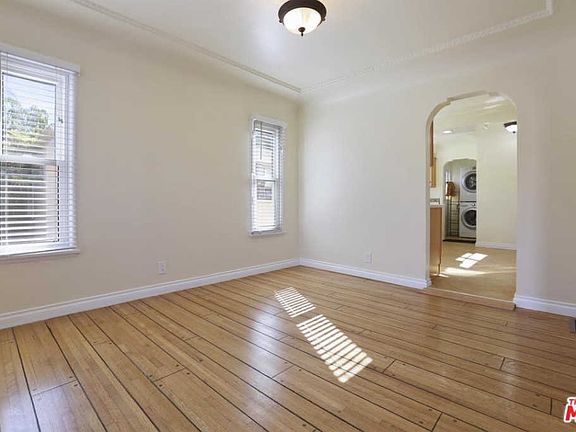 5th image of 9032 Beverlywood St