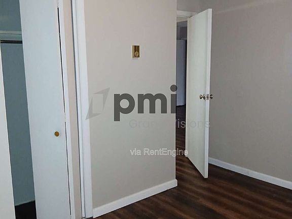 5th image of 24 W Buchanan Ave #18