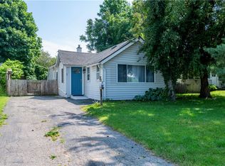 31 Broderick Dr, Rochester, NY 14622