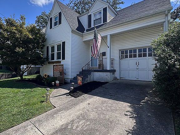2nd image of 312 Monroe St