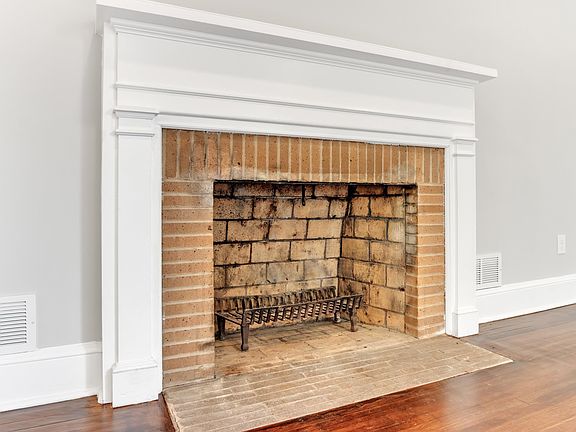 5th image of 541 Glenwood Dr