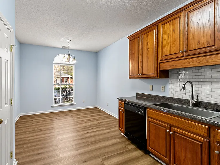 6402 Covington Villas Dr — Photo 10