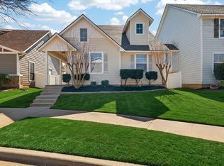 10008 Hanover Dr, Aubrey, TX 76227