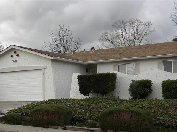 18 Huntington Cir, Pittsburg, CA 94565