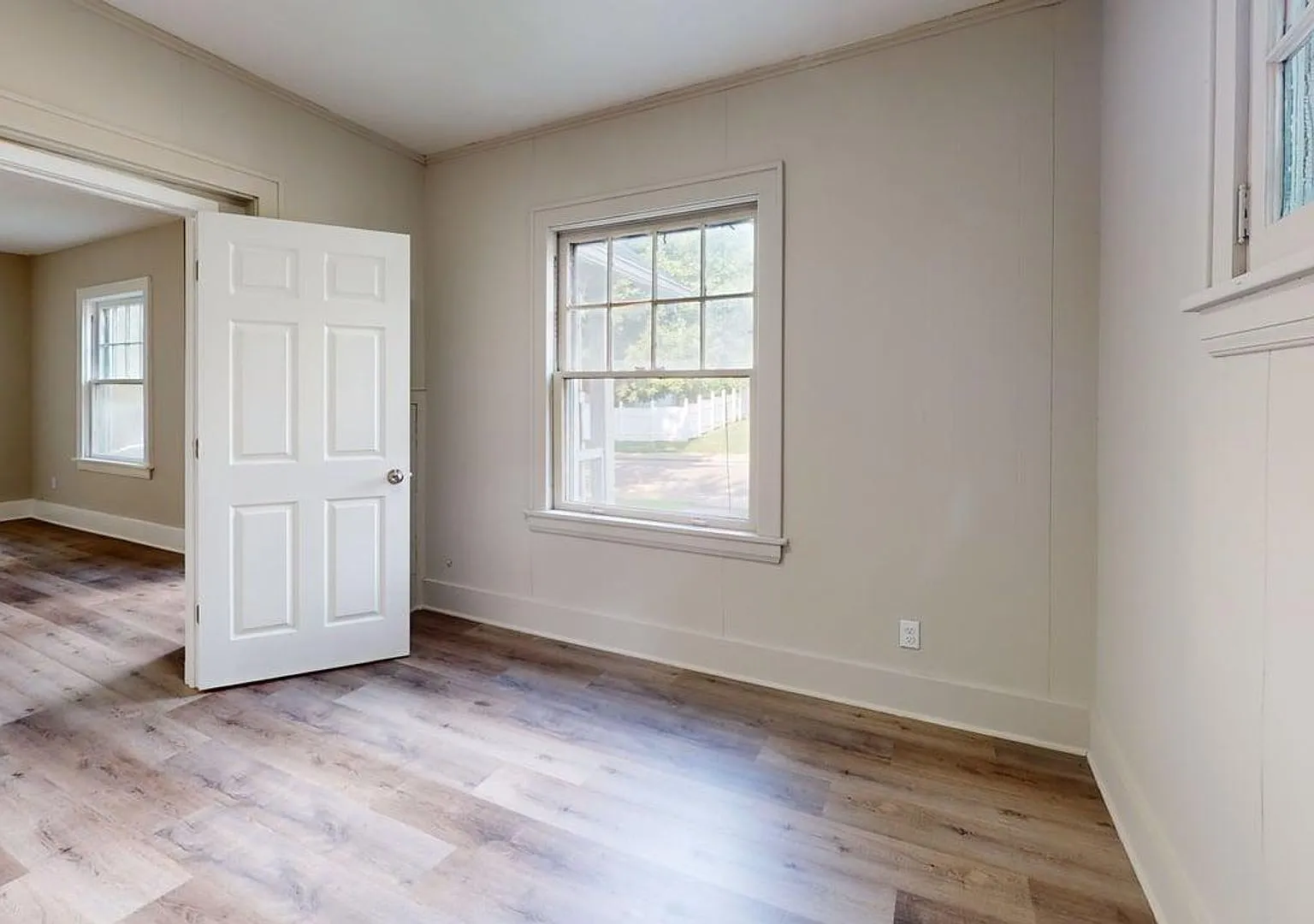 294 Madison Ave — Photo 4