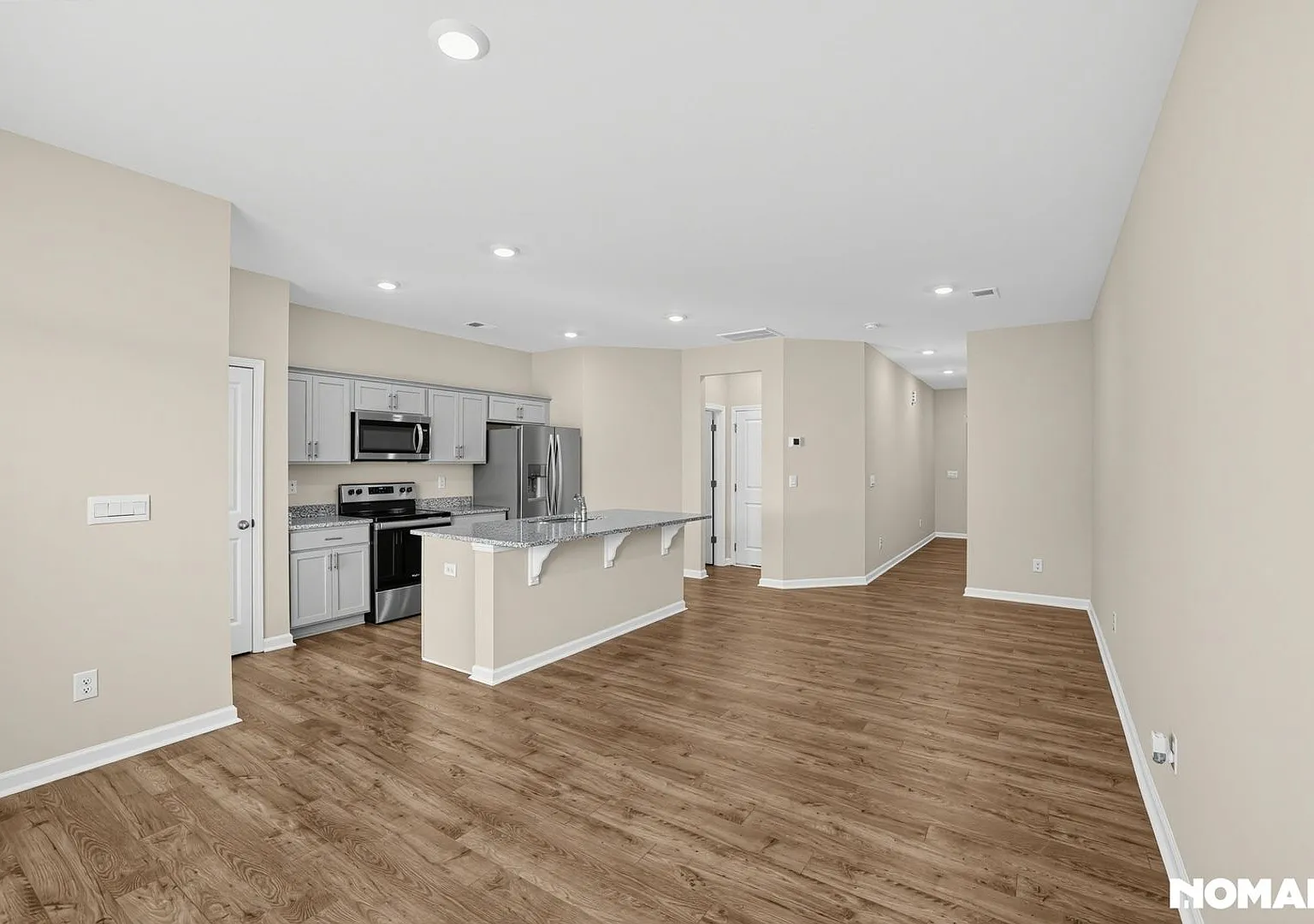 Charming 3BR Townhome in Greer — Photo 2