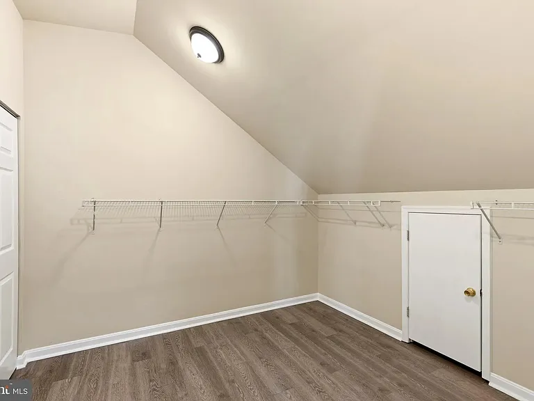 4704 Denview Way — Photo 25