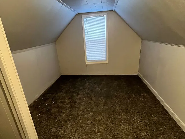 924 N Stevens St — Photo 14