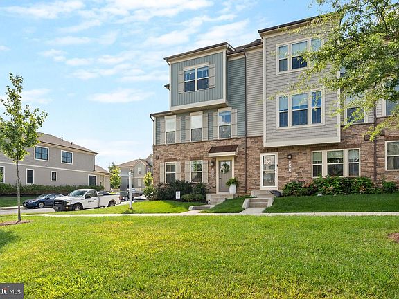 3rd image of 8900 Shady Pines Dr