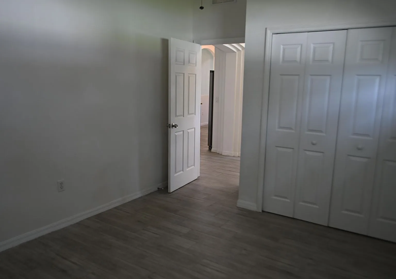 Large 4 bedroom home awaits your arrival! — Photo 4
