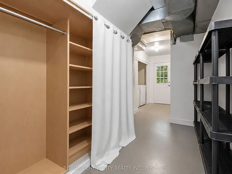 423 Everglade Cres — Photo 5