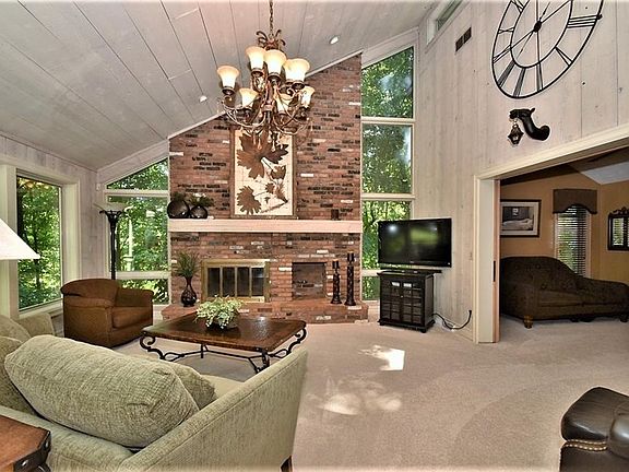 5th image of 35860 Boyd Ct