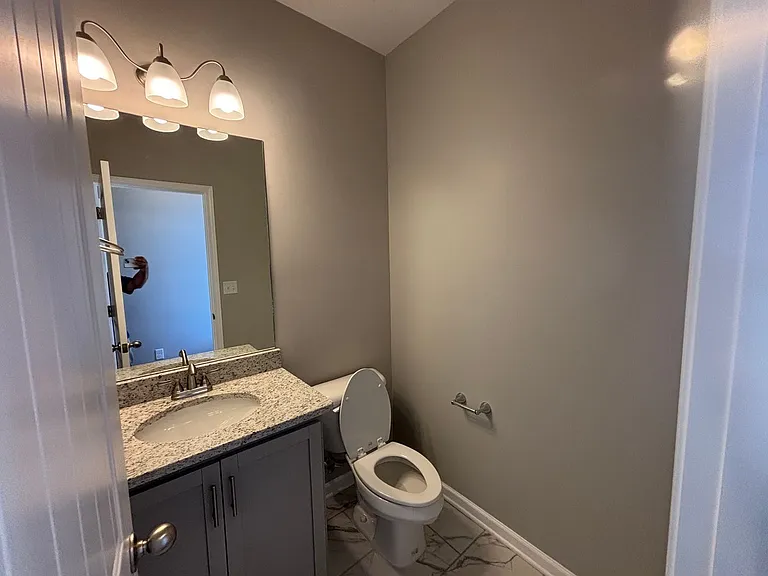 10151 Sterling Ridge Dr — Photo 3