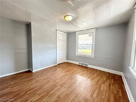3rd image of 1417 Adams St