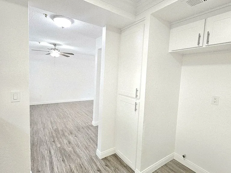 Yorktown Apartments — Photo 5