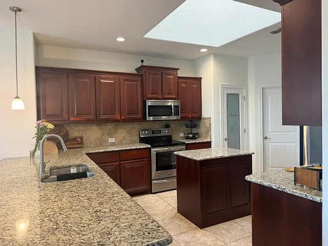 724 Gold Hill Trl — Photo 4