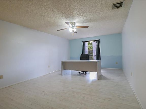 2nd image of 1167 Autumn Brook Cir