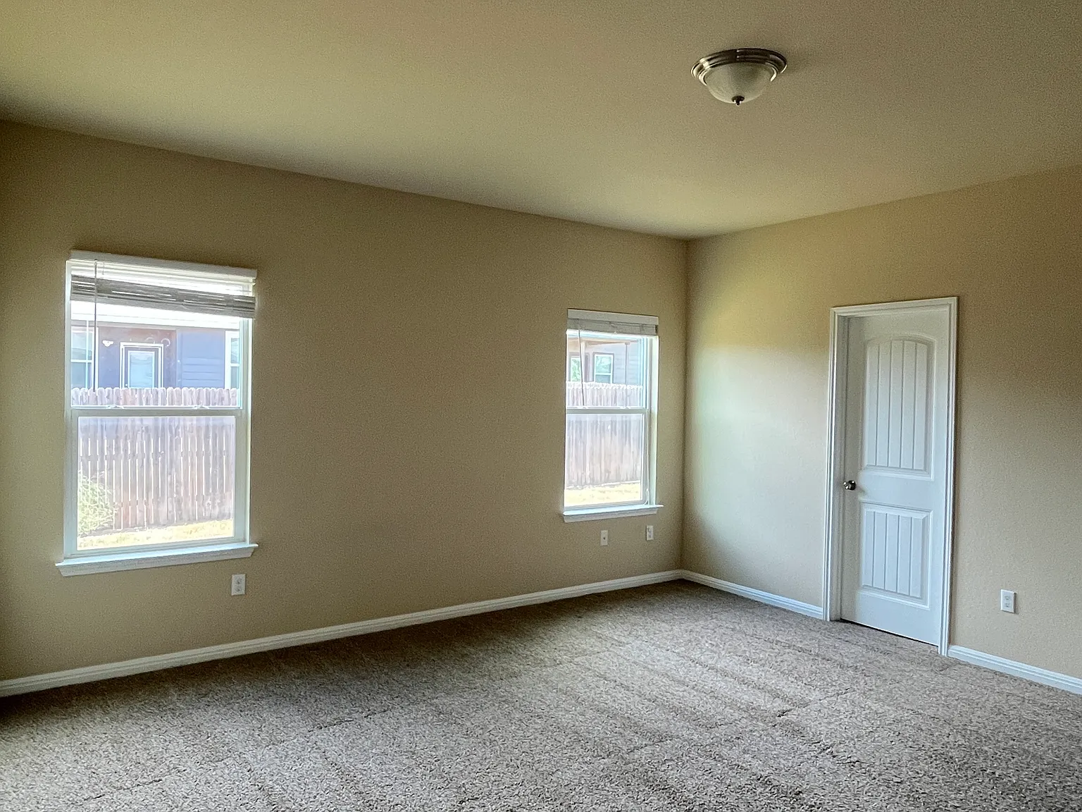 4 bed, 1849 sqft, $2,200 — Photo 4