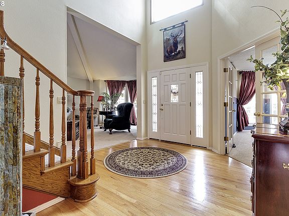 2nd image of 288 NE Hillwood Dr