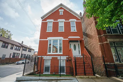 1816 S Peoria St #1 Photo 1