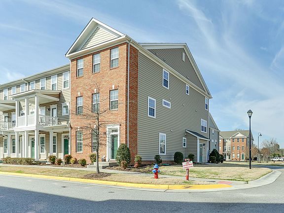 2nd image of 209 Breccia Ln