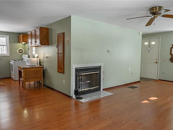 2nd image of 1556 Annandale Dr